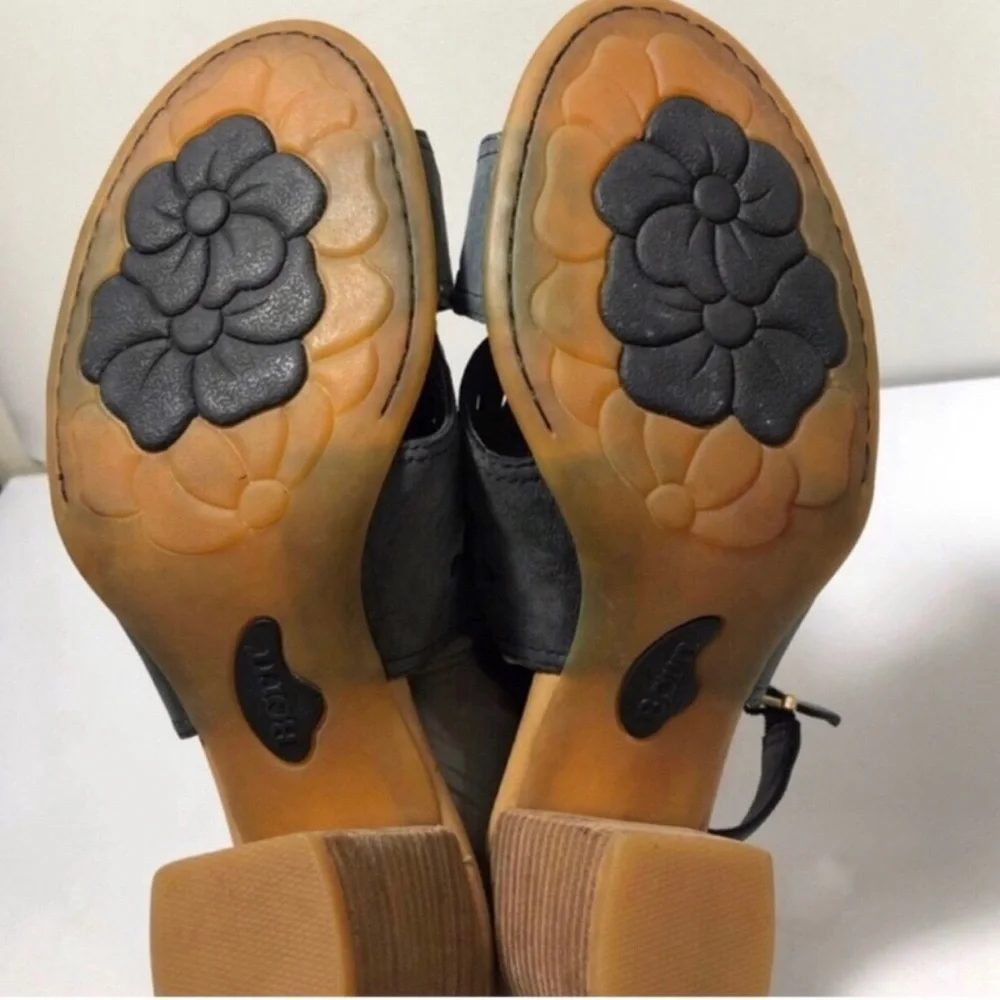 Born leather peep toe navy block heels. Size 10.